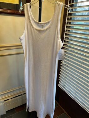 Time and Tru White Sleeveless Rib Knit Midi Dress